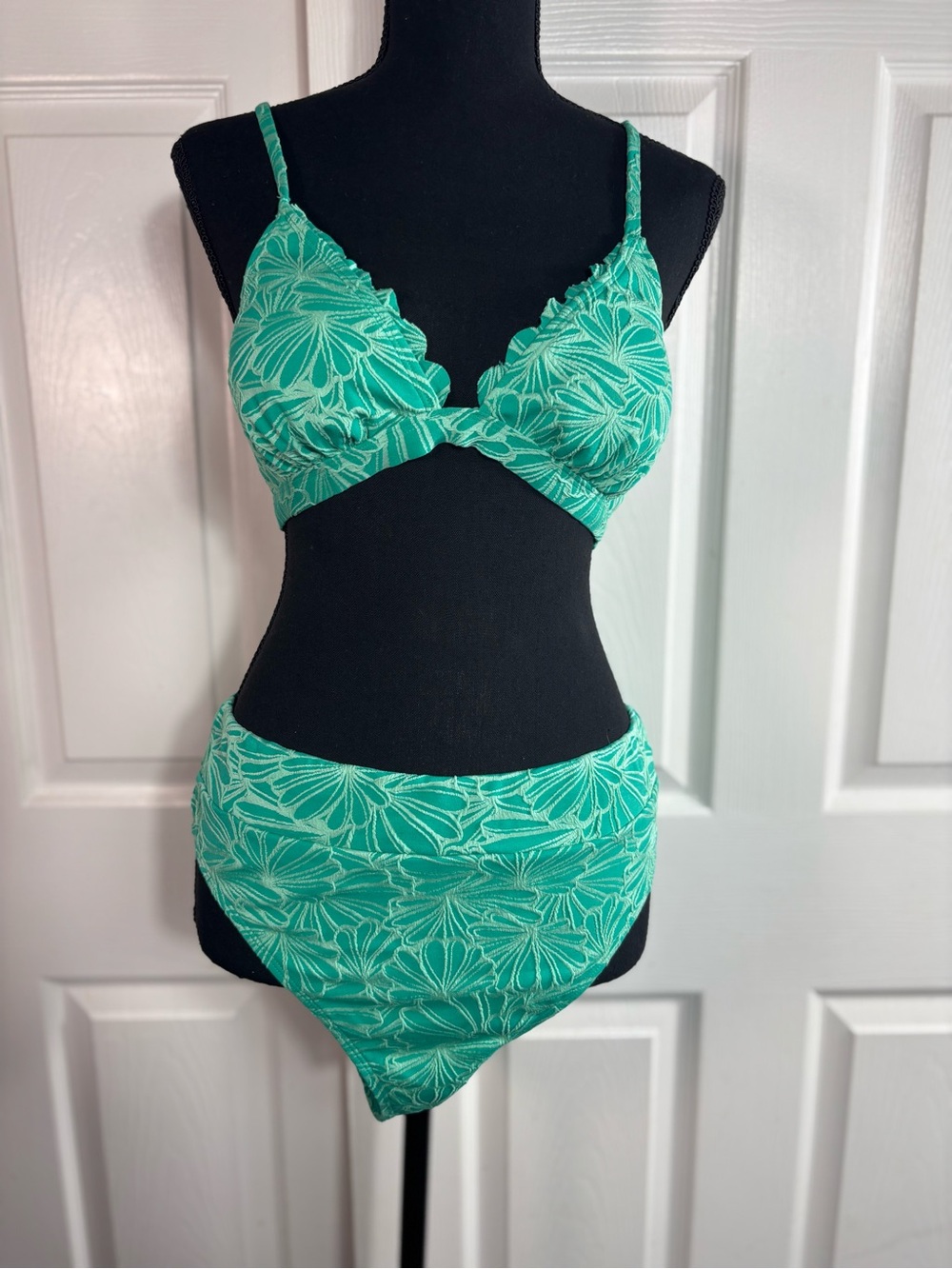 NWT Cupshe Mint Green Scalloped V-Neck High Waisted Bikini Set Large